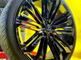 Колеса на дисках Lexus 5x114.3 c шинами Yokohama 255/35R22