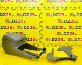 бардачок между сиденьями Toyota LX570/LX450d 2008/Цвет 202/LR11