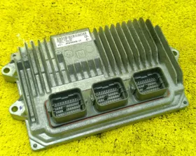 блок управления двс HONDA VEZEL 2014/Цвет NH823M