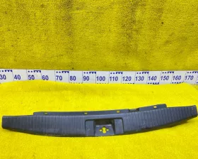 пластик замка багажника HONDA VEZEL 2014/Цвет NH821M