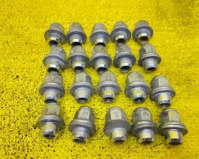 гайка на колесо TOYOTA VOXY/NOAH 2011/Цвет 3R9 гайка на колесо TOYOTA VOXY/NOAH 2011/Цвет 3R9