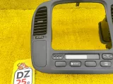 Консоль магнитофона Toyota Land Cruiser/Land Cruiser Cygnus/Lx470 2001/Цвет 1B1 8401360020 UZJ100W/UZJ100L/UZJ100/FZJ100/FZJ105/HDJ100/HDJ100L/HDJ101/HDJ101K/HZJ105/HZJ105L 2UZFE, передний