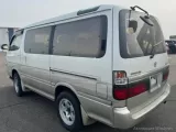 Горловина радиатора Toyota Hiace/Regius Ace 2001/Цвет 2GW 1633167050 KZH106W/KZH106G/KZH100/KZH100G/KZH120/KZH120G/KZH126/KZH126G/KZH132/KZH132V/KZH138/KZH138V 1KZTE, передняя
