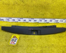 пластик замка багажника HONDA VEZEL 2014/Цвет NH731P