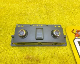 Кнопка включения подогрева сидений Nissan FX35/FX37/FX50/FX30D/QX70 2011 Кнопка включения подогрева сидений Nissan FX35/FX37/FX50/FX30D/QX70 2011