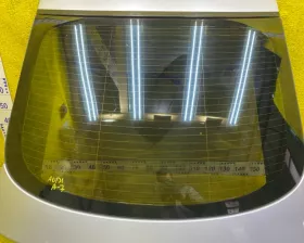стекло двери багажника VAG A7/RS7 2014 стекло двери багажника VAG A7/RS7 2014