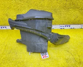 корпус воздушного фильтра TOYOTA VOXY/NOAH/ESQUIRE 2015