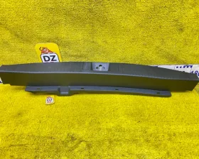 пластик замка багажника HONDA VEZEL 2014/Цвет NH821M