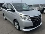 Корпус воздушного фильтра Toyota Noah 2014/Цвет 1F7 1770037292 ZWR80G 2ZRFXE, передний