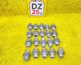гайка на колесо TOYOTA LAND CRUISER 2002/Цвет 057