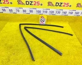 Молдинг лобового стекла TOYOTA