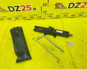 Поддомкратник/ домкрат TOYOTA