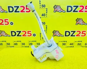 бачок стеклоомывателя TOYOTA ESQUIRE 2014/Цвет 070