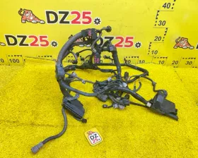 коса двс TOYOTA ESQUIRE 2014/Цвет 202