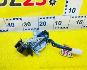 Замок 5-й двери TOYOTA