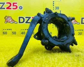 Поворотный кулак Toyota