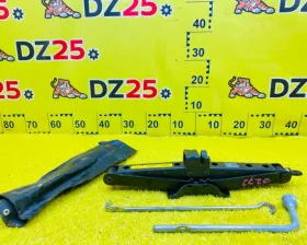 Поддомкратник/ домкрат Toyota