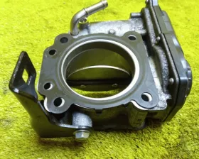 Заслонка дроссельная Toyota