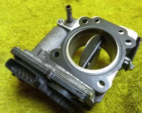 Заслонка дроссельная Toyota