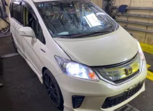 Лобовина двс HONDA FREED SPIKE/FREED/CIVIC 2012/Цвет NH624P 11410RW0000 GP3/FB4 LEA, передняя