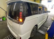 Ролик раздвижной двери TOYOTA VOXY/NOAH/ESQUIRE 2014/Цвет 070 6833628090 ZRR85G/ZRR85W/ZRR85/ZRR80G/ZRR80/ZRR80W/ZWR80/ZWR80G/ZWR80W 3ZRFAE, задний левый