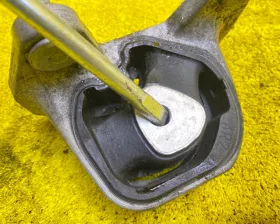 Подушка двигателя TOYOTA