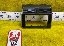 Консоль магнитофона TOYOTA LAND CRUISER PRADO 2017-2024 5542060160 TRJ150W/TRJ150L/TRJ150/TRJ152/TRJ155/GDJ150W/GDJ150R/GDJ150L/GDJ150/GDJ151W/GDJ151/GDJ155L/GDJ155R/GDJ155/GRJ150W/GRJ150L/GRJ150/GRJ151W/GRJ151/GRJ152/KDJ150/KDJ150L/KDJ155 2TRFE, передний