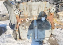 Тазик железный TOYOTA ISIS 2012/Цвет 070 5830744081 ZGM15W/ZGM15G/ZGM10W/ZGM11G/ZGM11W/ZNM10G/ZNM10W/ANM10G/ANM10W/ANM15G/ANM15W 2ZRFAE, задний