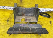 Подножка FORD F800 1995/Цвет BW F80/F80330/1FDPF80C4SVA26396 6BTA/CUMMINS 6BTA5.9, передняя правая Подножка FORD F800 1995/Цвет BW F80/F80330/1FDPF80C4SVA26396 6BTA/CUMMINS 6BTA5.9, передняя правая