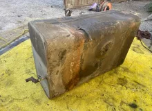 Топливный бак FORD F800 1995/Цвет BW F80/F80330/1FDPF80C4SVA26396 6BTA/CUMMINS 6BTA5.9, передний