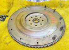 Маховик FORD F800 1995 F80/F80330/1FDPF80C4SVA26396 CUMMINS 5.9 6BTA/B5.9-190/B5.9/CUMMINS 6BTA5.9/CUMMINS FD-1060/CUMMINS MID-RANGE, передний Маховик FORD F800 1995 F80/F80330/1FDPF80C4SVA26396 CUMMINS 5.9 6BTA/B5.9-190/B5.9/CUMMINS 6BTA5.9/CUMMINS FD-1060/CUMMINS MID-RANGE, передний