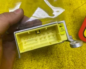 Блок управления airbag TOYOTA