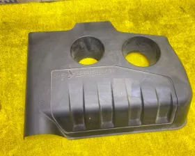 Пластиковая крышка на двс Ford