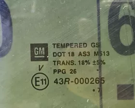 Стекло собачника General Motors
