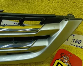 Решетка радиатора Toyota