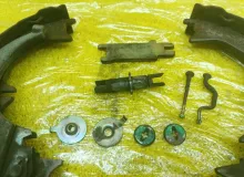 Механизм стояночного тормоза TOYOTA LAND CRUISER PRADO 1996/Цвет 26Z KZJ78W/KZJ78G/KZJ71G/KZJ71W 1KZTE, задний левый