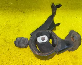 Подушка двигателя Toyota