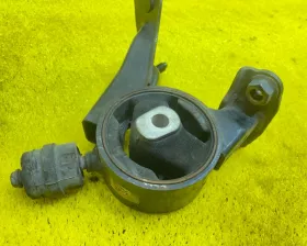 Подушка двигателя Toyota
