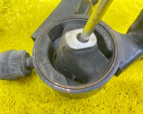 Подушка двигателя Toyota