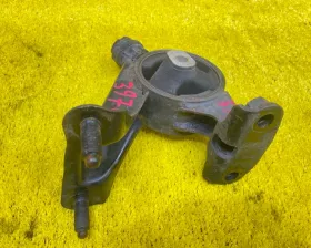 Подушка двигателя Toyota