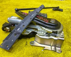 Доводчик двери пятой TOYOTA