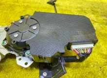 Доводчик двери пятой TOYOTA ALPHARD/VELLFIRE 2008/Цвет 1E4 8500759025 GGH20W/GGH20/GGH25W/GGH25/ANH20W/ANH20/ANH25W/ANH25/ATH20W/ATH20 2GRFE, задний