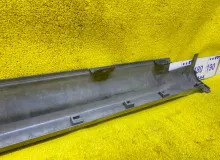 Накладка на порог HONDA VEZEL 2014/Цвет B594P 71850T7B003 RU4/RU3/RU1/RU2 LEB, левая