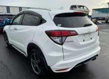 Накладка на крыло HONDA VEZEL 2014/Цвет NH788P 74410T7B003 RU4/RU3/RU1/RU2 LEB, задняя правая