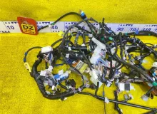 Коса под торпеду TOYOTA ISIS 2009/Цвет 1F7 8214544290 ZGM10W/ANM10G/ANM10W/ANM15G/ANM15W/ZGM10G/ZGM10W/ZGM11G/ZGM11W/ZGM15G/ZGM15W/ZNM10G 2ZRFAE, передняя