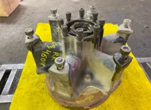 Ступица FORD F800 1995/Цвет BW F80/F80330/1FDPF80C4SVA26396 6BTA/CUMMINS 6BTA5.9, задняя правая Ступица FORD F800 1995/Цвет BW F80/F80330/1FDPF80C4SVA26396 6BTA/CUMMINS 6BTA5.9, задняя правая