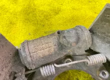 Механизм стояночного тормоза FORD F800 1995/Цвет BW F80/F80330/1FDPF80C4SVA26396 6BTA/CUMMINS 6BTA5.9, задний левый