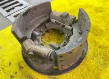 Механизм стояночного тормоза FORD F800 1995/Цвет BW F80/F80330/1FDPF80C4SVA26396 6BTA/CUMMINS 6BTA5.9, задний левый