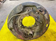 Механизм стояночного тормоза FORD F800 1995/Цвет BW F80/F80330/1FDPF80C4SVA26396 6BTA/CUMMINS 6BTA5.9, задний левый