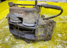 Суппорт FORD F800 1995/Цвет BW 59534BS F80/F80330/1FDPF80C4SVA26396 6BTA/CUMMINS 6BTA5.9, передний левый
